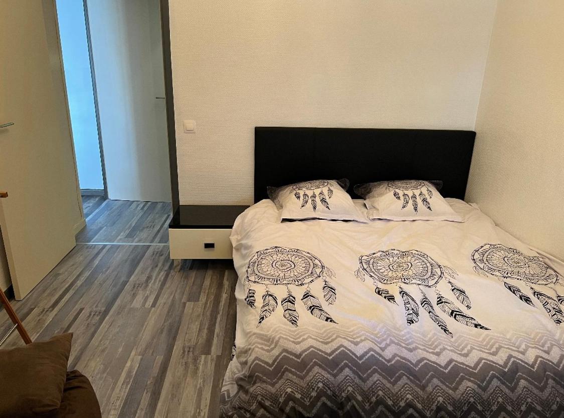 Appartement Proche Gare Routiere ม็องตง ภายนอก รูปภาพ